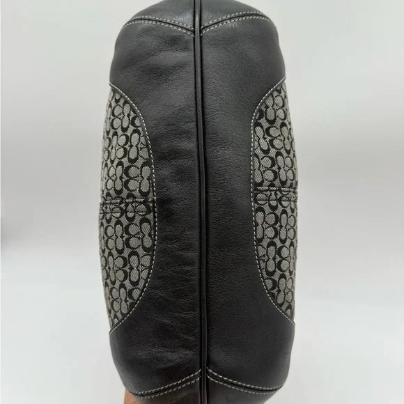 Coach • 6617 Ergo Hobo - Picture 10 of 15